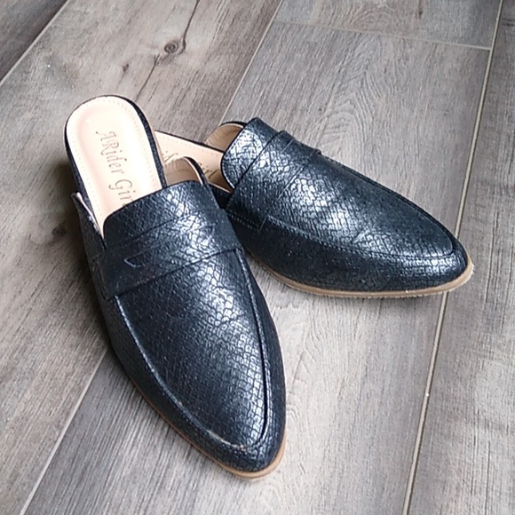 A RIDER GIRL FAUX LEATHER LOAFER MULE SLIDES Size 7.5 - Picture 14 of 14